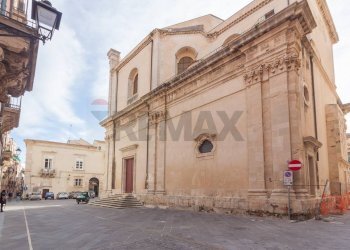 Edificio all\'aperto - Quadrilocale piazza san Giuseppe
 
1, Siracusa - foto 2
