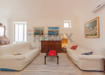 Soggiorno - Quadrilocale piazza san Giuseppe
 
1, Siracusa - foto 6