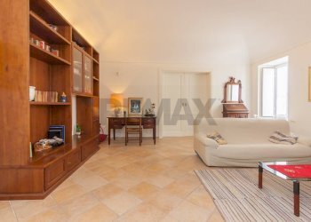 Soggiorno - Quadrilocale piazza san Giuseppe
 
1, Siracusa - foto 7