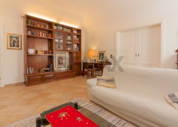 Sala da pranzo - Quadrilocale piazza san Giuseppe
 
1, Siracusa - foto 8