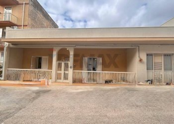 Casa all\'aperto - Casa indipendente VIA GAGGINI
 
14, Santa Croce Camerina - foto 1
