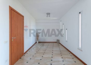 Stanza vuota - Appartamento Via Cristoforo Colombo
 
8, Rosolini - foto 8