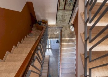 Scale - Casa indipendente Via Vanvitelli
 
22-24-26, Siracusa - foto 4
