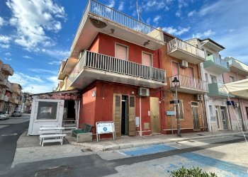 Edificio all\'aperto - Casa indipendente Via Vittorio Emanuele
 
61-63, Portopalo di Capo Passero - foto 1