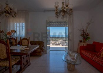 Salone - Quadrilocale via San Giovanni
 
29, Melilli - foto 15