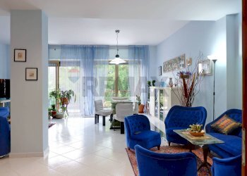 Vista soggiorno - Villa Caserta - foto 1