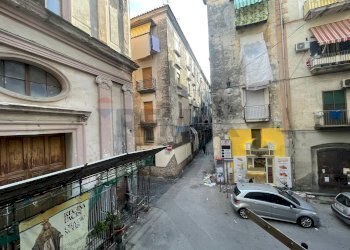 Edificio all\'aperto - Trilocale VIA CALATA MERCATO, Castellammare di Stabia - foto 1