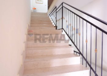 Scale - Bilocale Via Monticello
 
39, Caserta - foto 10