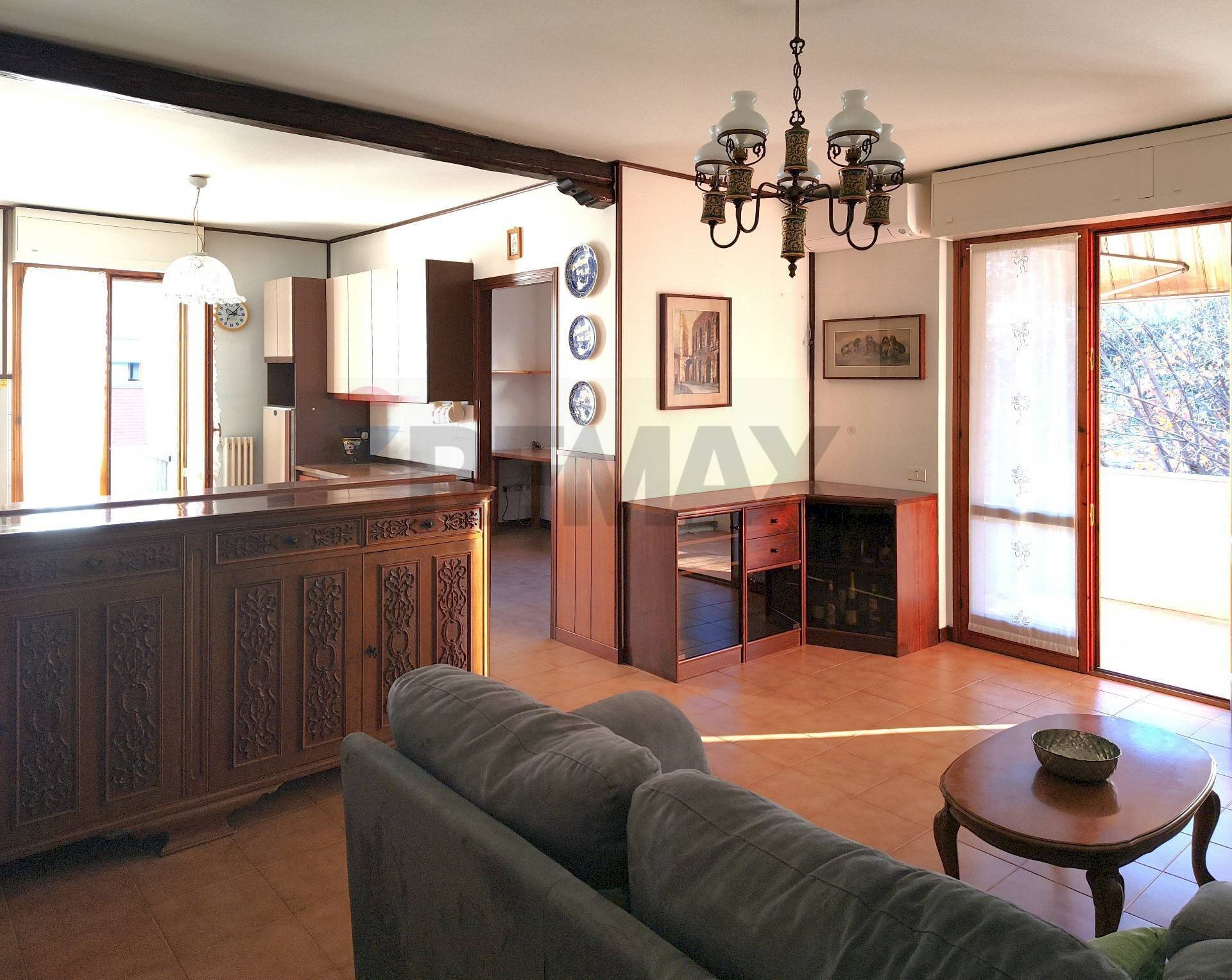 Soggiorno - Four-room apartment Via Divisione Acqui
 
5, Almè - photo 3