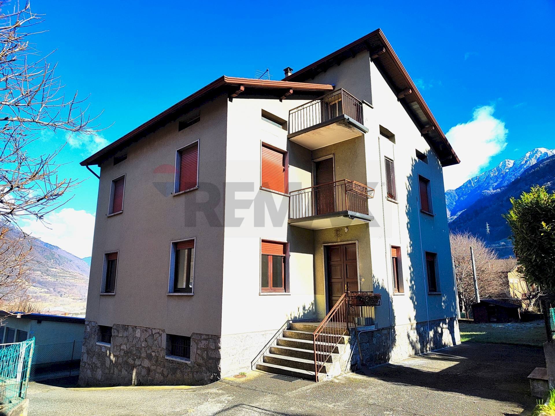 Edificio all\'aperto - Four-room apartment Breno - photo 2