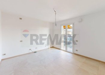 Stanza vuota - Trilocale VIA BARSANTI
 
43B, Cava Manara - foto 19