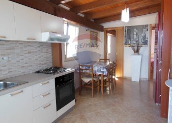 cucina e sala da pranzo - Attico Via Giovanni XXIII
 
105, Vieste - foto 3