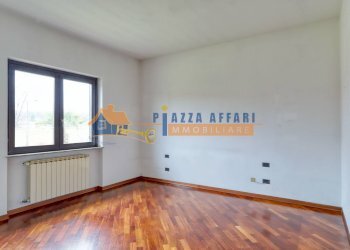 Foto 16 - Villa via del pozzo
 
1, Albizzate - photo 16