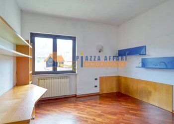 Foto 18 - Villa via del pozzo
 
1, Albizzate - photo 18