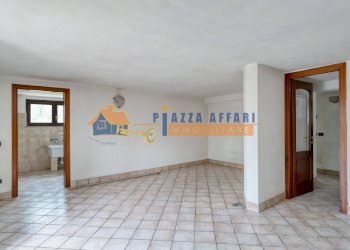 Foto 25 - Villa via del pozzo
 
1, Albizzate - photo 25