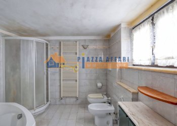 Foto 26 - Villa via del pozzo
 
1, Albizzate - photo 26