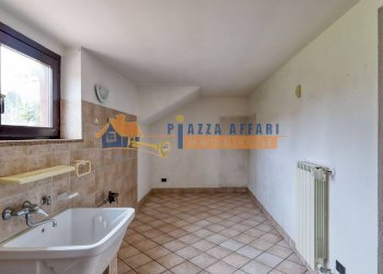 Foto 28 - Villa via del pozzo
 
1, Albizzate - photo 28