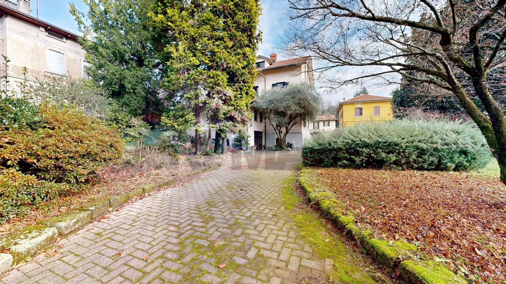 Giardino - Villa Via De Amicis
 
6, Venegono Superiore - foto 1