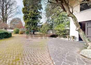 Giardino - Villa Via De Amicis
 
6, Venegono Superiore - foto 4