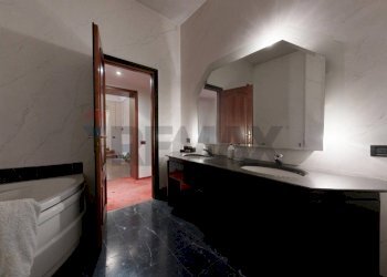 Bagno - Villa Via De Amicis
 
6, Venegono Superiore - foto 15