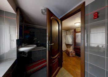 Bagno - Villa Via De Amicis
 
6, Venegono Superiore - foto 16
