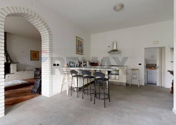 Sala da pranzo - Villa Via De Amicis
 
6, Venegono Superiore - foto 30