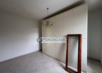 seconda camera matrimoniale - Quadrilocale via calcina, Luni - foto 20