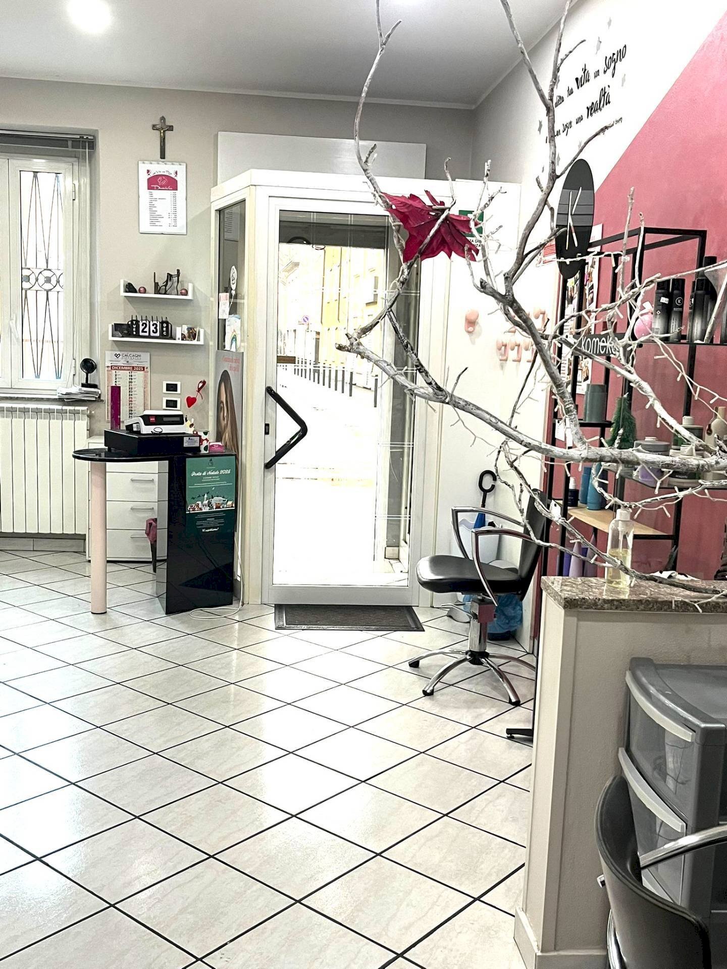 Foto 1 - Locale Commerciale via Roma
 
53, Gorla Minore - foto 1