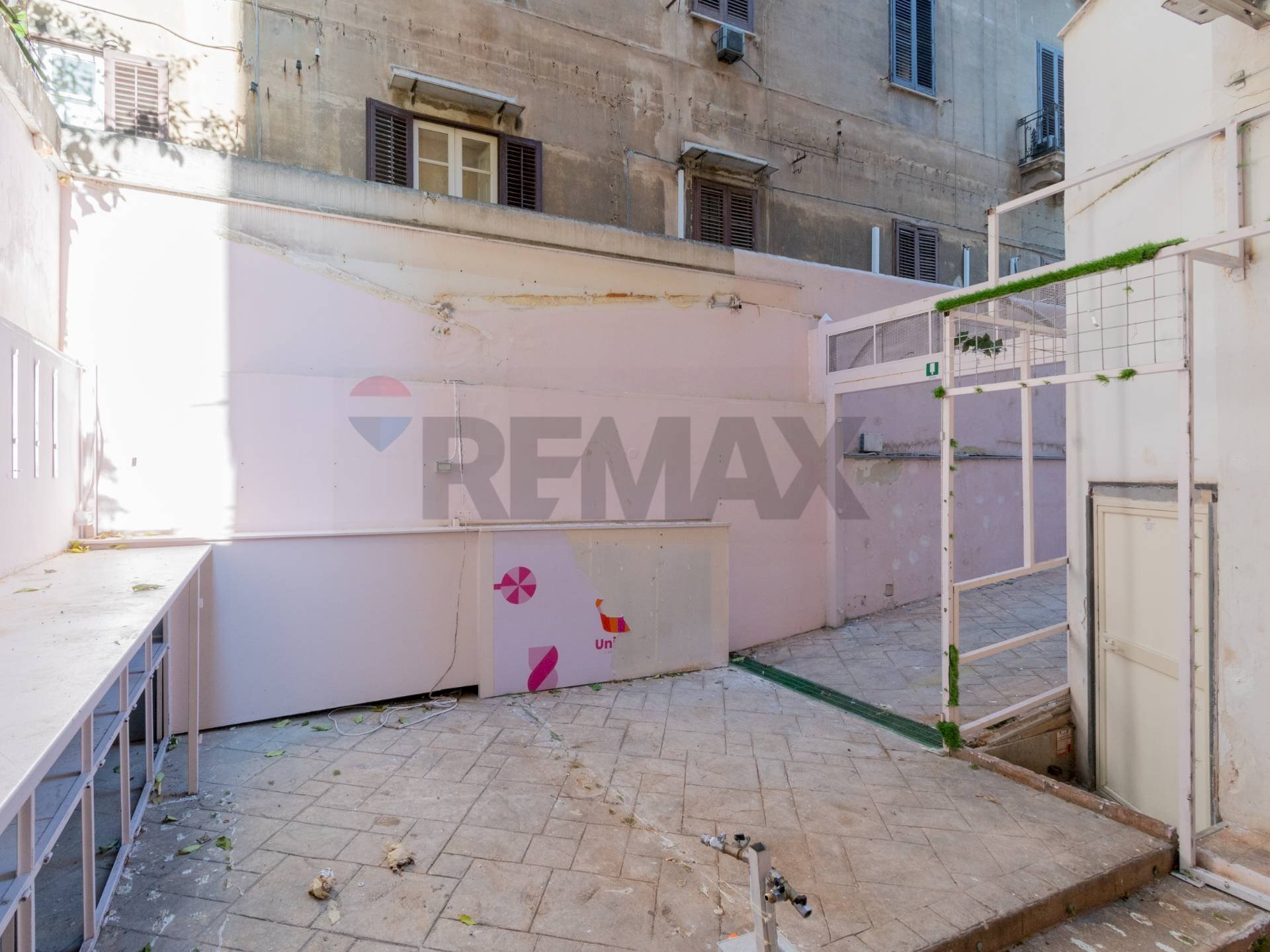 Terrazza - Commercial Premises Via Giorgio Castriota
 
2, Palermo - photo 3