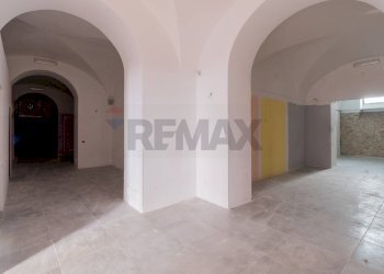 Stanza vuota - Locale Commerciale Via Giorgio Castriota
 
2, Palermo - foto 9