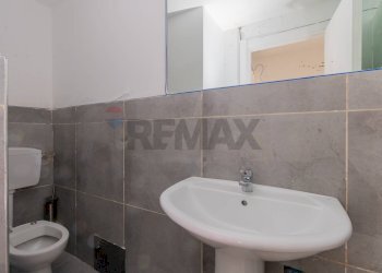 Bagno - Locale Commerciale Via Giorgio Castriota
 
2, Palermo - foto 10