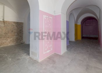 Hall / corridoio - Locale Commerciale Via Giorgio Castriota
 
2, Palermo - foto 13