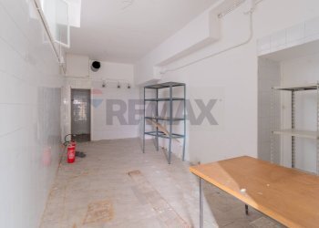 Stanza vuota - Locale Commerciale Via Giorgio Castriota
 
2, Palermo - foto 20