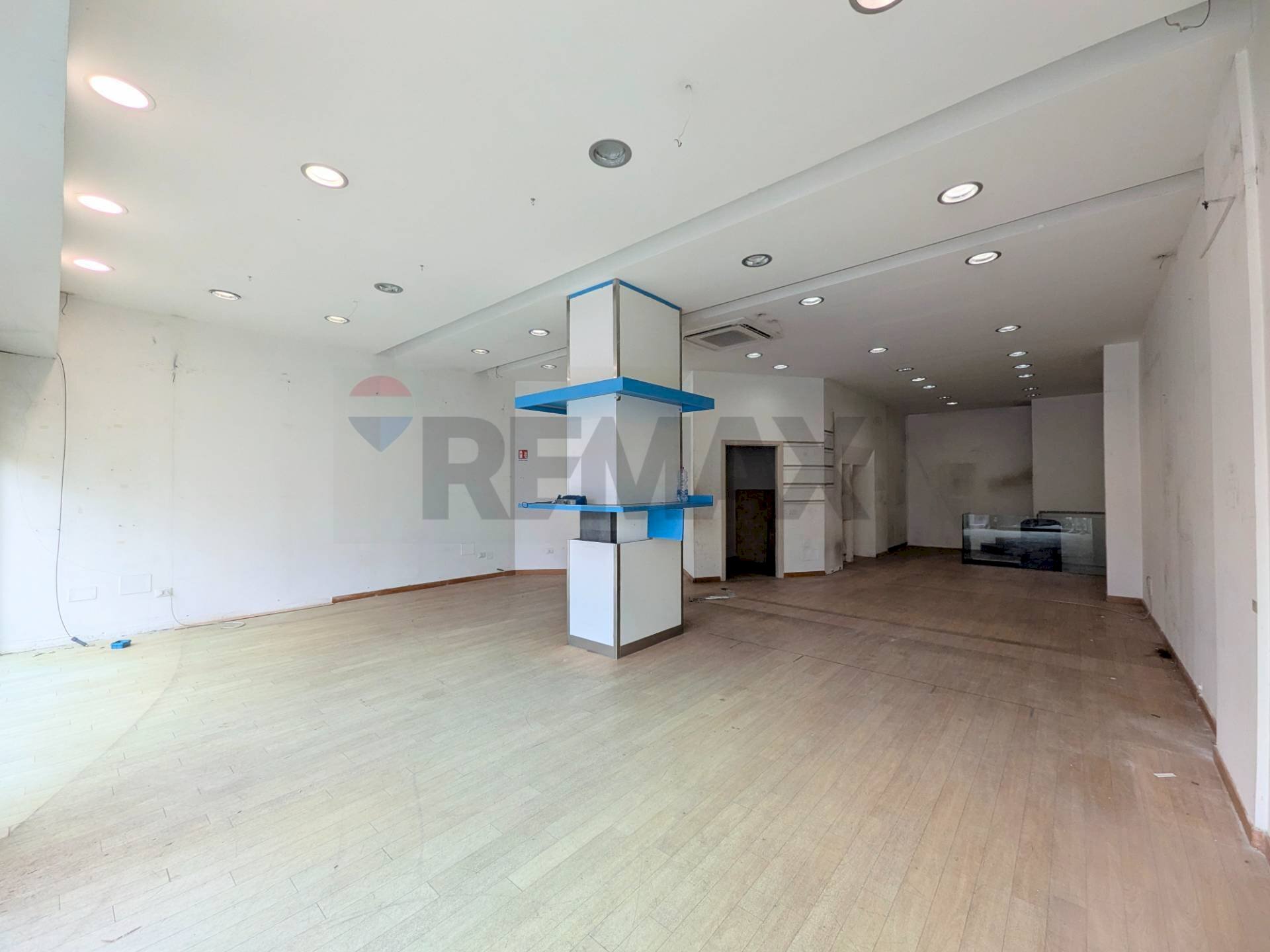 Stanza vuota - Commercial Premises Via Ausonia
 
107, Palermo - photo 3