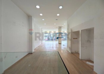 Hall / corridoio - Locale Commerciale Via Ausonia
 
107, Palermo - foto 7