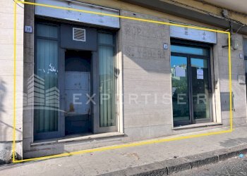 Foto 1 - Locale Commerciale Piano Umberto
 
29, Aci Catena - foto 1