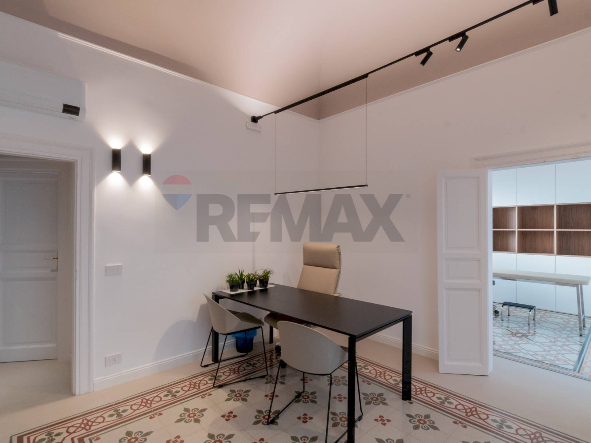 Sala da pranzo - Office Via Paolo Paternostro
 
62, Palermo - photo 1