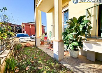 esterno - Villa a Schiera Via Antonio Rosmini, Pietrasanta - foto 2