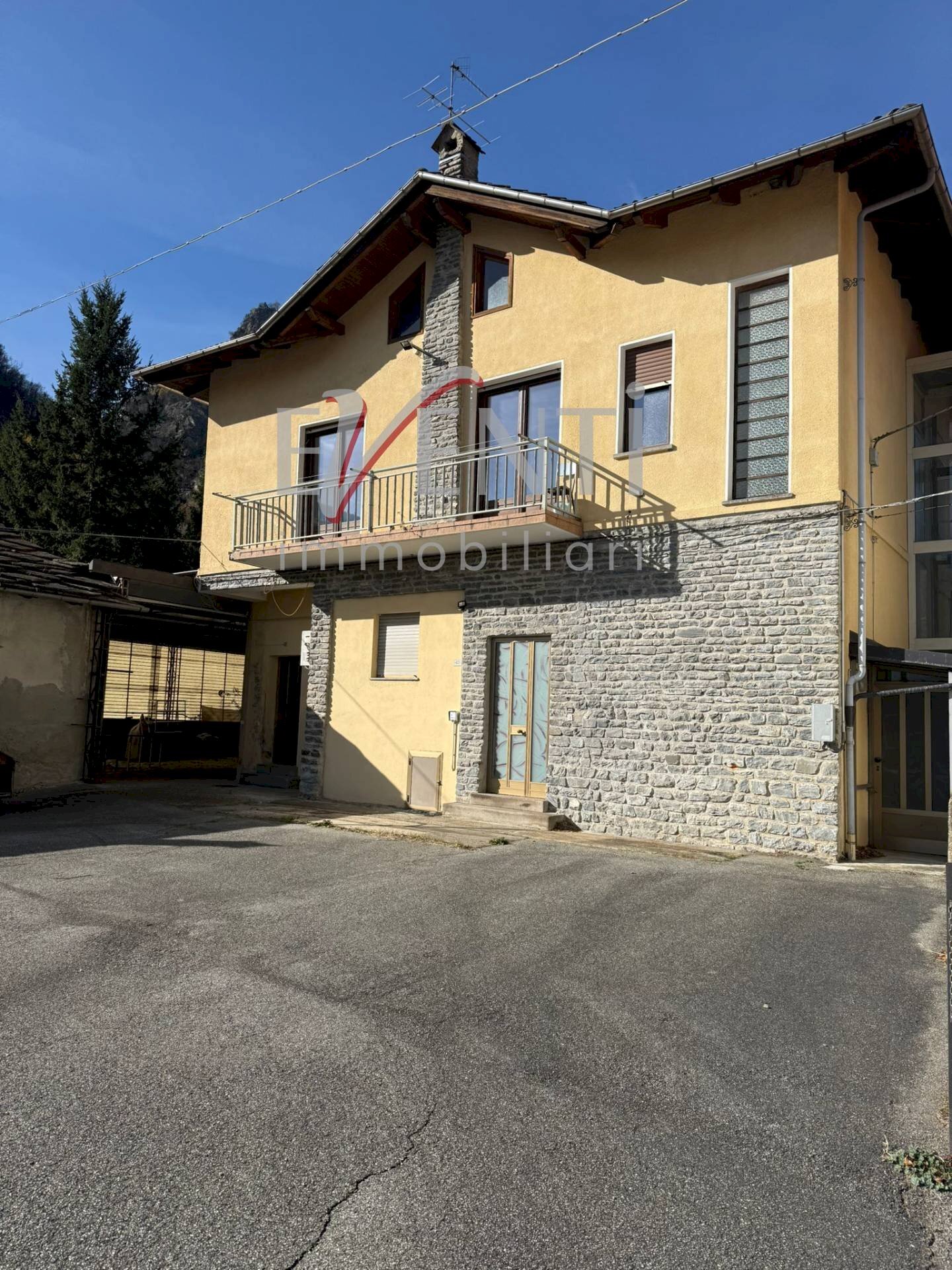 Foto 2 - Casa indipendente FRAZIONE RORETO
 
40, Roure - foto 2