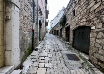 Edificio all\'aperto - Semi-detached house via Sannio
 
34, Ferrazzano - photo 2