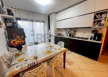 Cucina - Appartamento viale padre pio
33, Mirabello Sannitico - foto 2