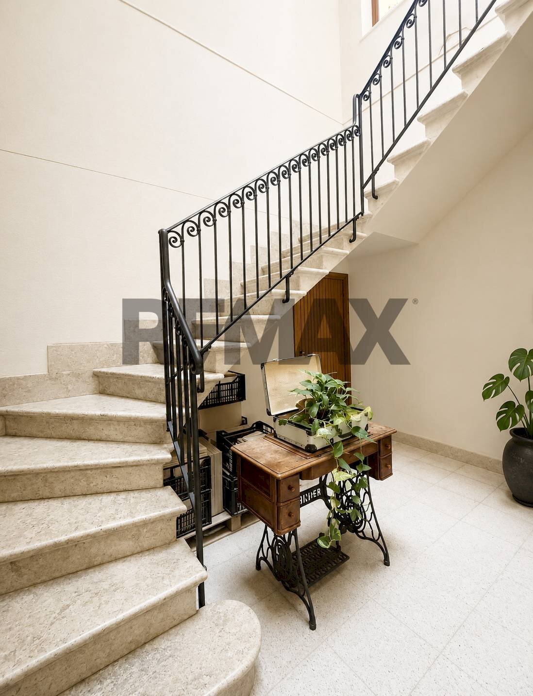 Scale - Independent house Via Marino Torre
56, Trapani - photo 3