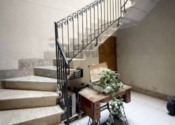 Scale - Independent house Via Marino Torre
 
56, Trapani - photo 3