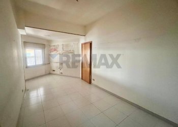 Stanza vuota - Warehouse Via Aldo Moro
 
84, Monreale - photo 10