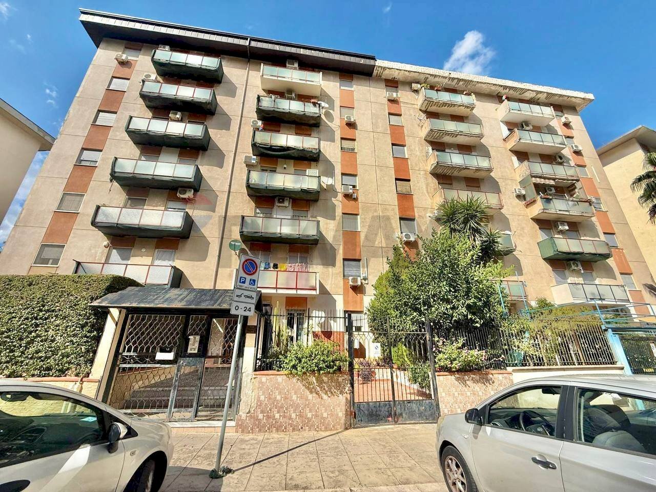 Edificio all\'aperto - Quadrilocale Via Bronte
 
19, Palermo - foto 2