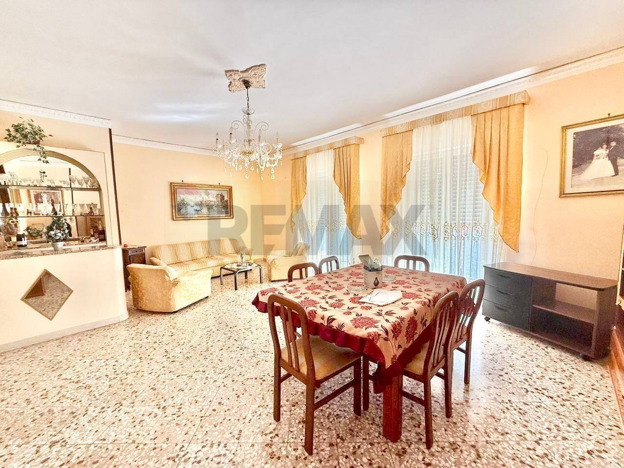 Sala da pranzo - Quadrilocale Via Bronte
 
19, Palermo - foto 1