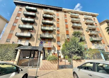 Edificio all\'aperto - Quadrilocale Via Bronte
 
19, Palermo - foto 2