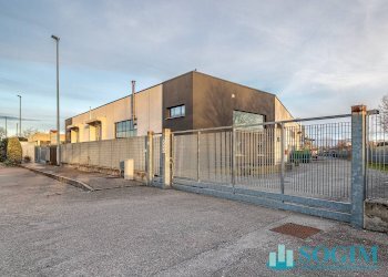 Foto 1 - Shed Via Sant'agata
 
51/B, Mariano Comense - photo 1