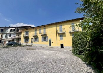 Facciata - Appartamento via Volturno, 28, Varese (zona Bobbiate) - foto 1