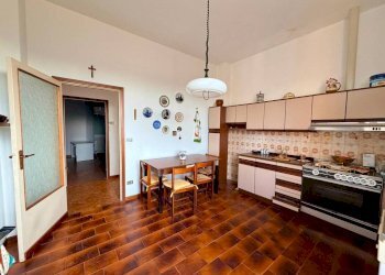Cucina - Villa via Francesco Arese, Varese (zona Casbeno) - foto 10